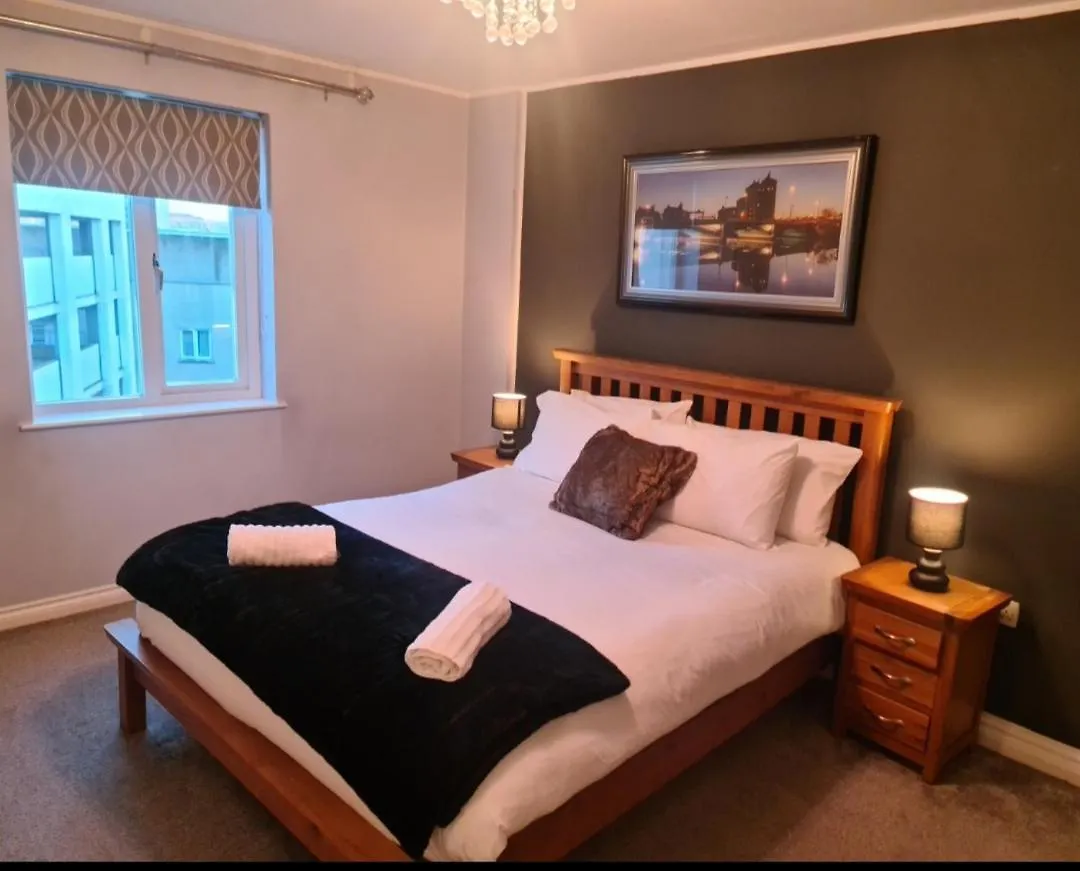 City Centre Top Floor Apartment In Belfast City Centre 0*,  Großbritannien