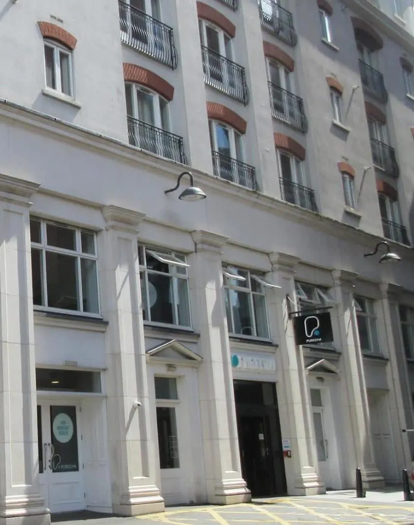 City Centre Top Floor Apartment In Belfast City Centre 0*,