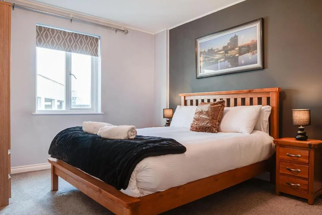 City Centre Top Floor Apartment In Belfast City Centre