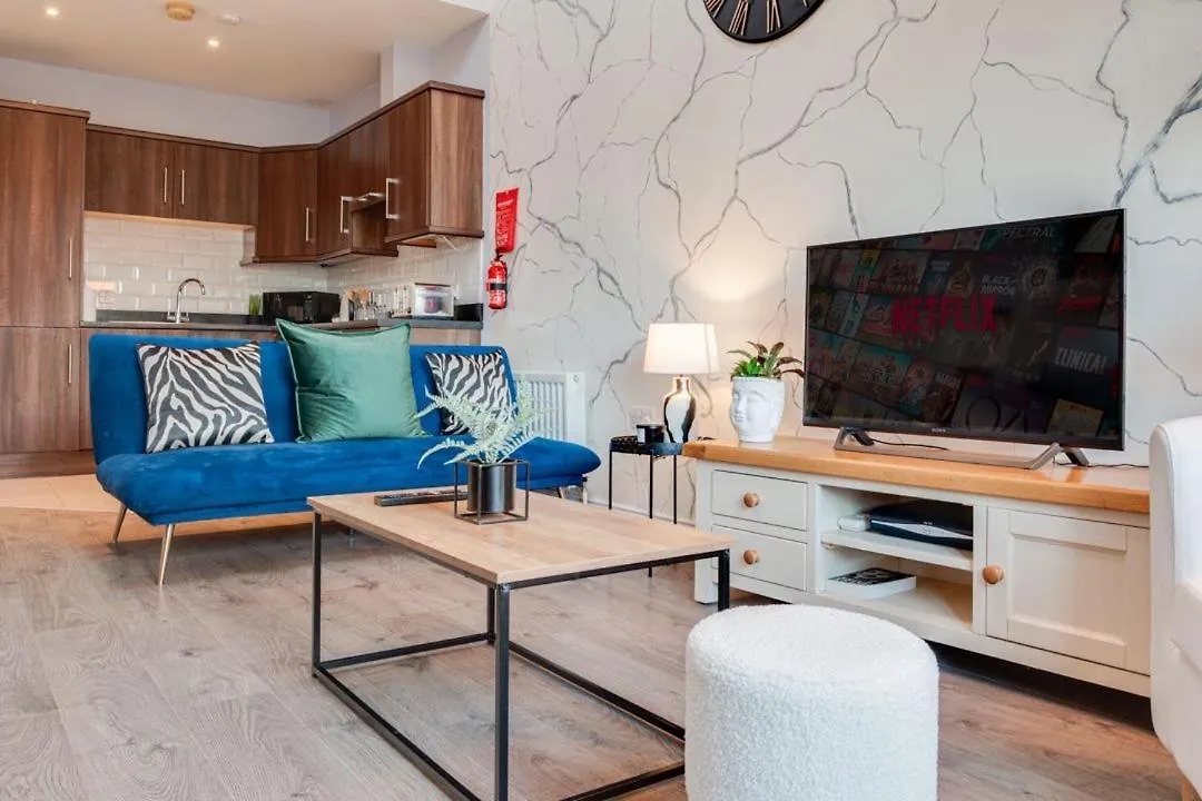 City Centre Top Floor Apartment In Belfast City Centre 0*,